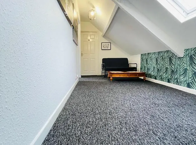 Located House For Big Groups