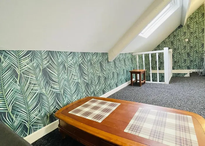 Located House For Big Groups Bristol