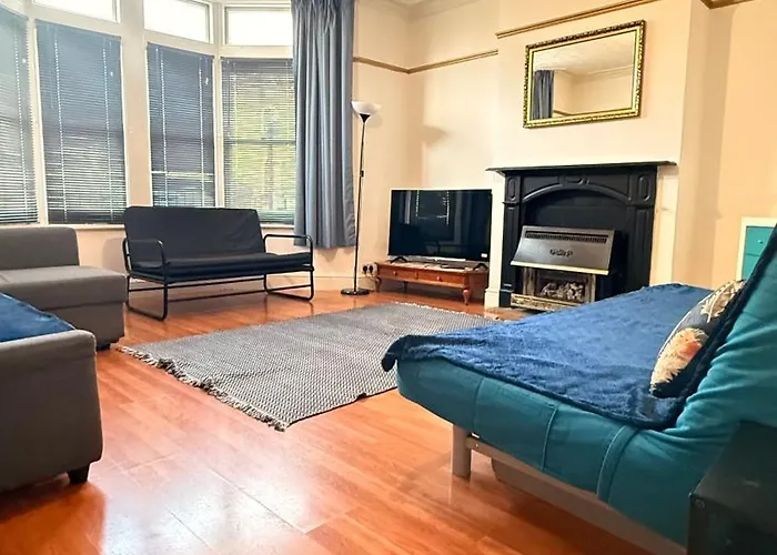 Located House For Big Groups Pensionat Bristol