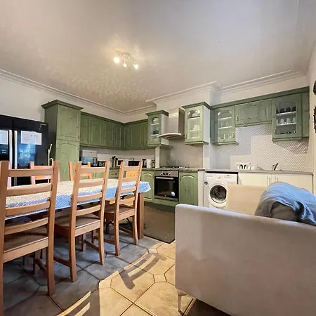 ゲストハウス Located House For Big Groups