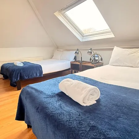 Located House For Big Groups ゲストハウス ブリストル