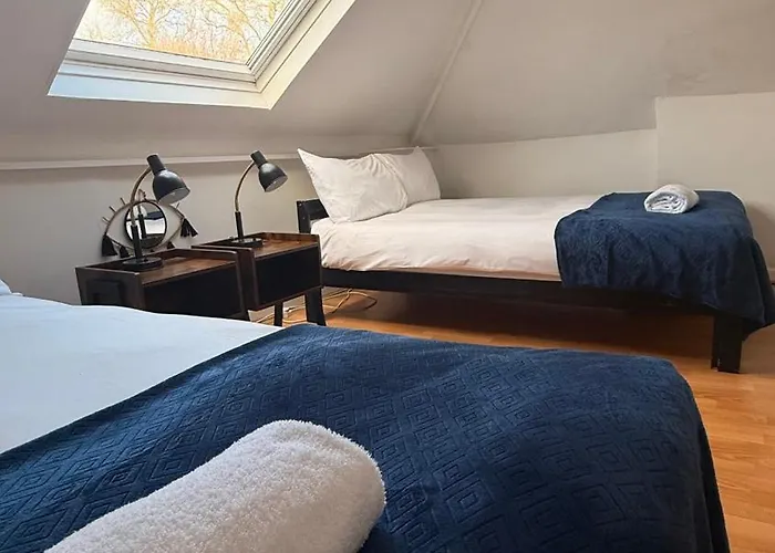 Located House For Big Groups *