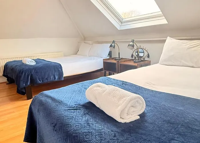 Located House For Big Groups Bristol