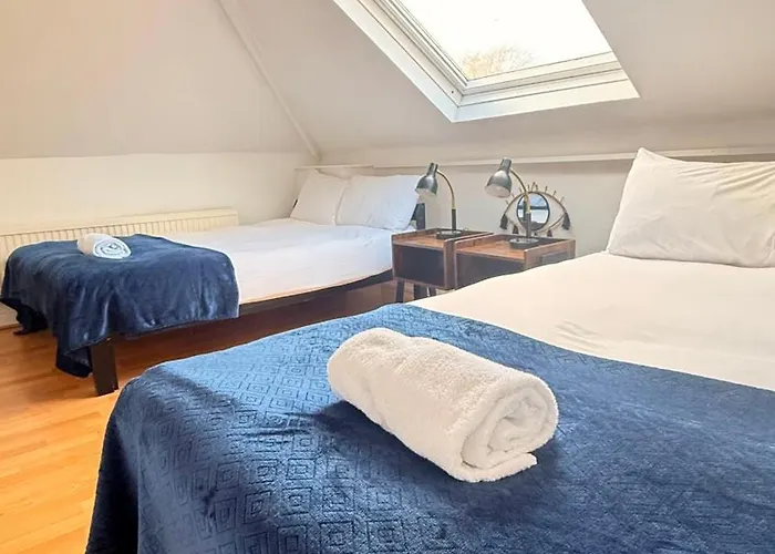 Located House For Big Groups Guest house Bristol