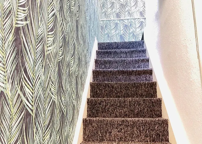 Located House For Big Groups * Bristol